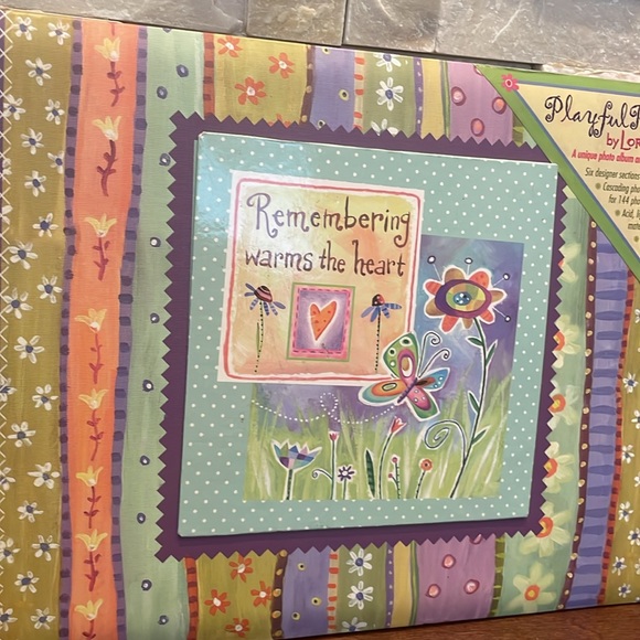 Remembering Warms the Heart Photo Album Scrapbook - Picture 3 of 8